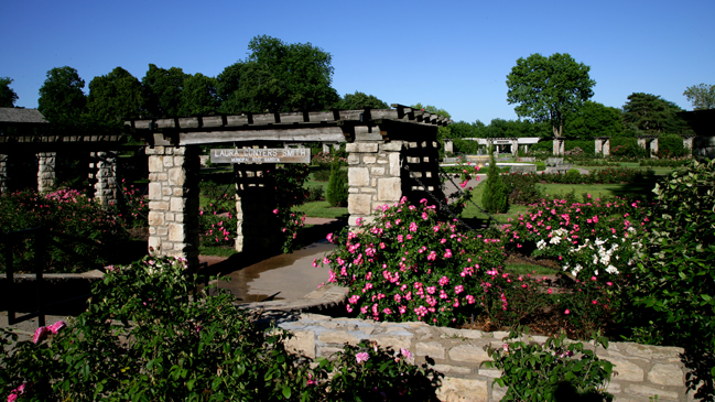 Loose Park Rose Garden