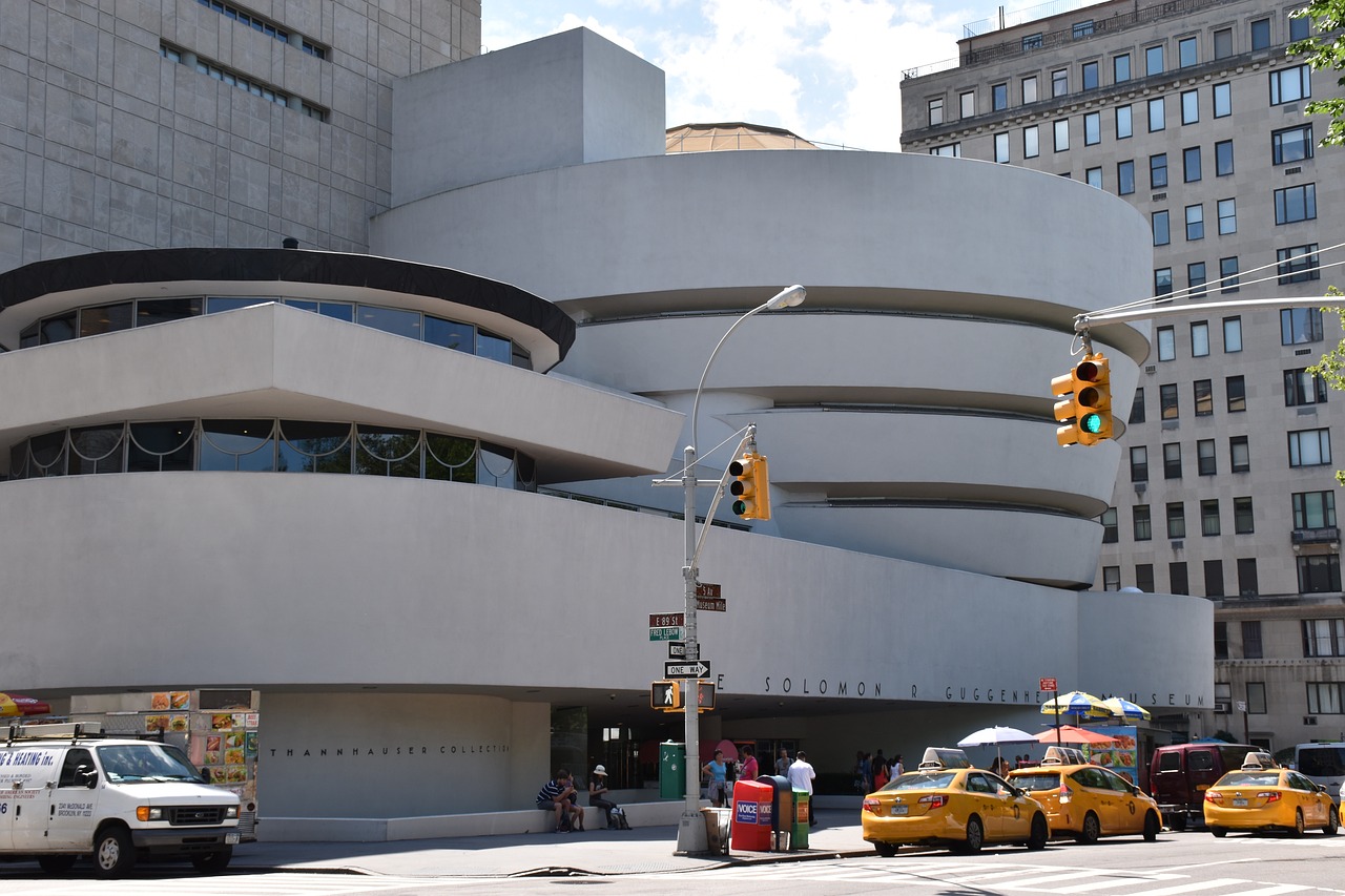 guggenheim-museum-1827356_1280