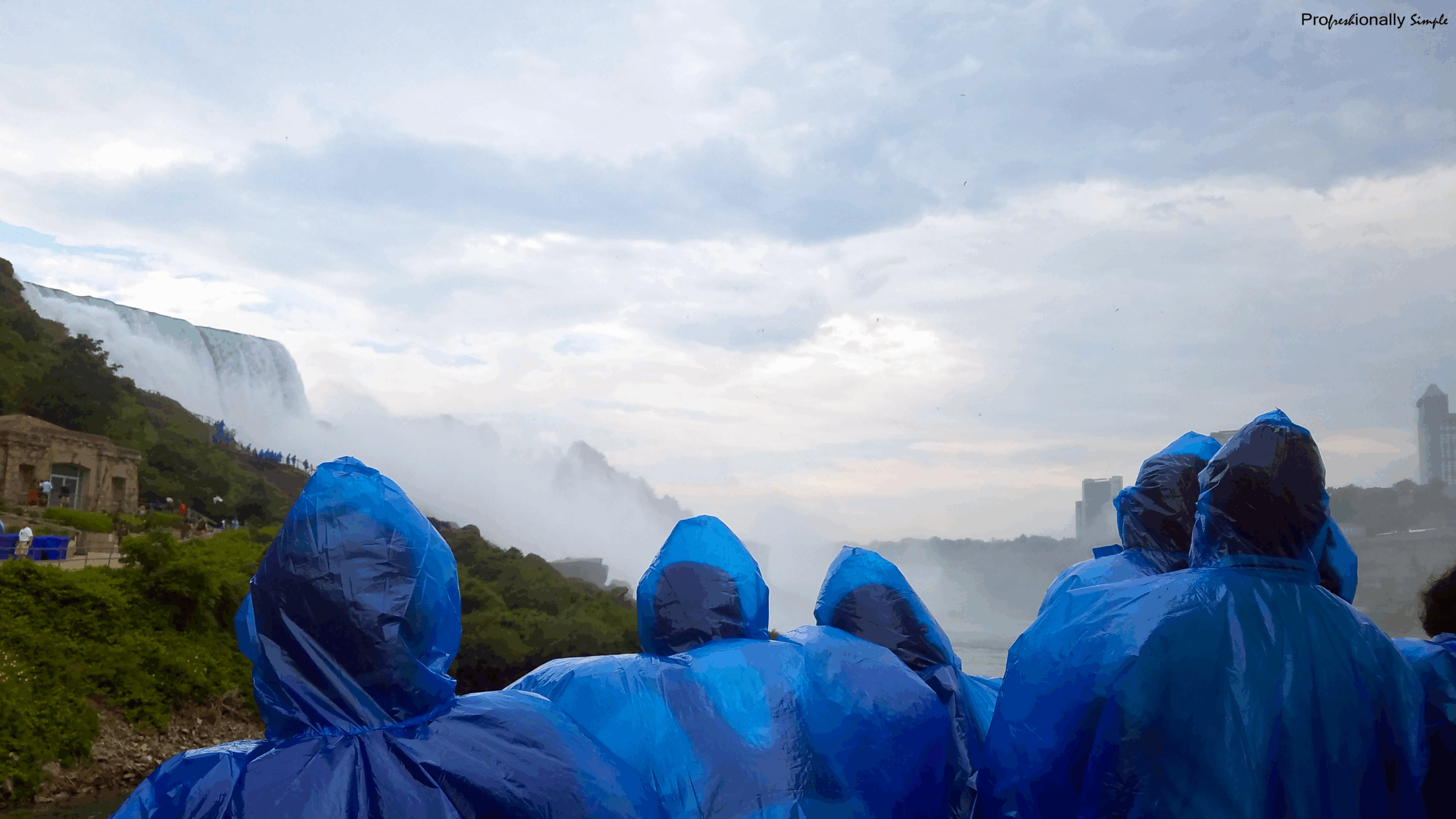 Profreshionally Simple Photography Aboard the Maid of the Mist